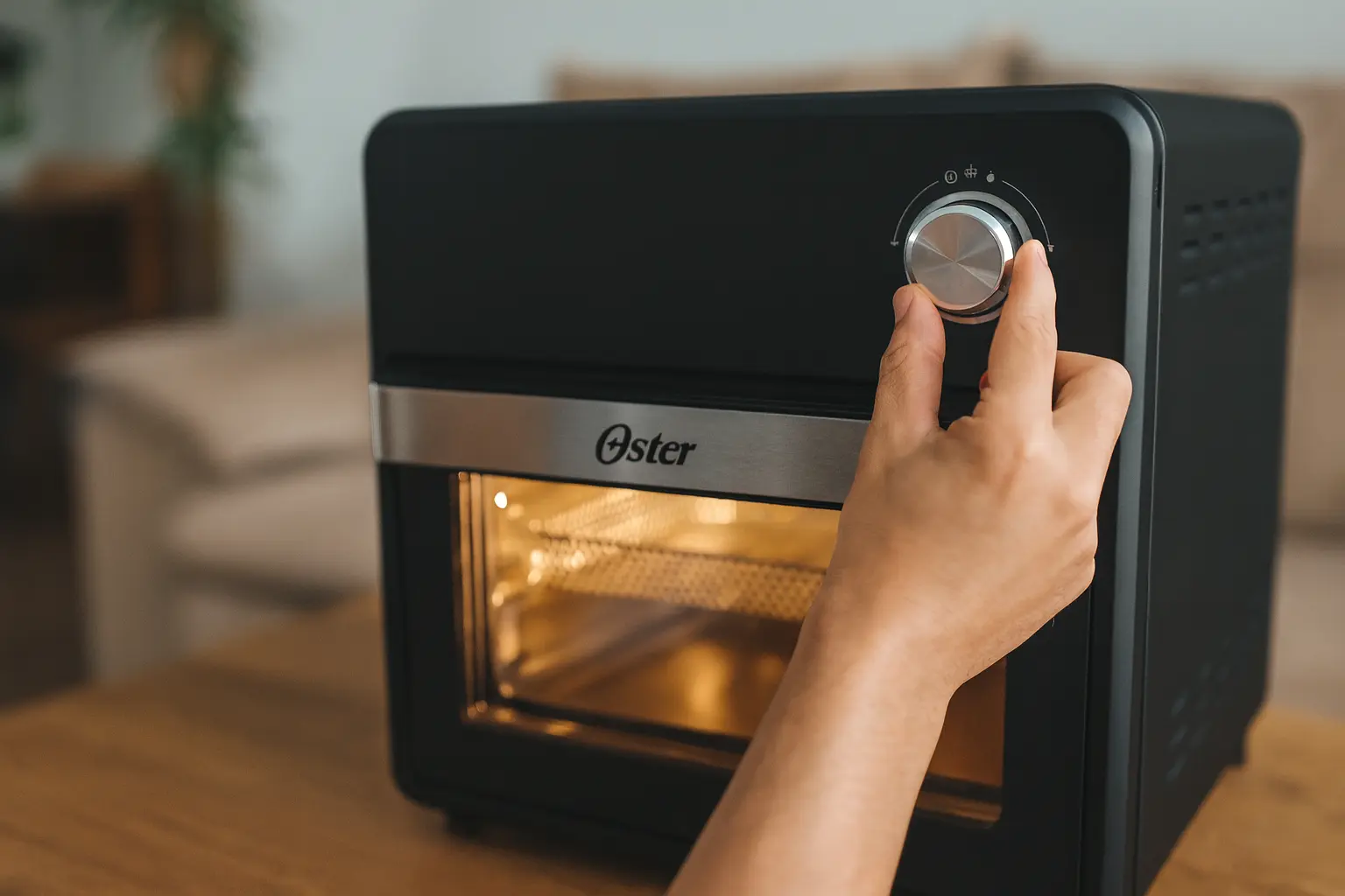 Oster Forno Fryer 15L com 10% OFF na Amazon e entrega rápida