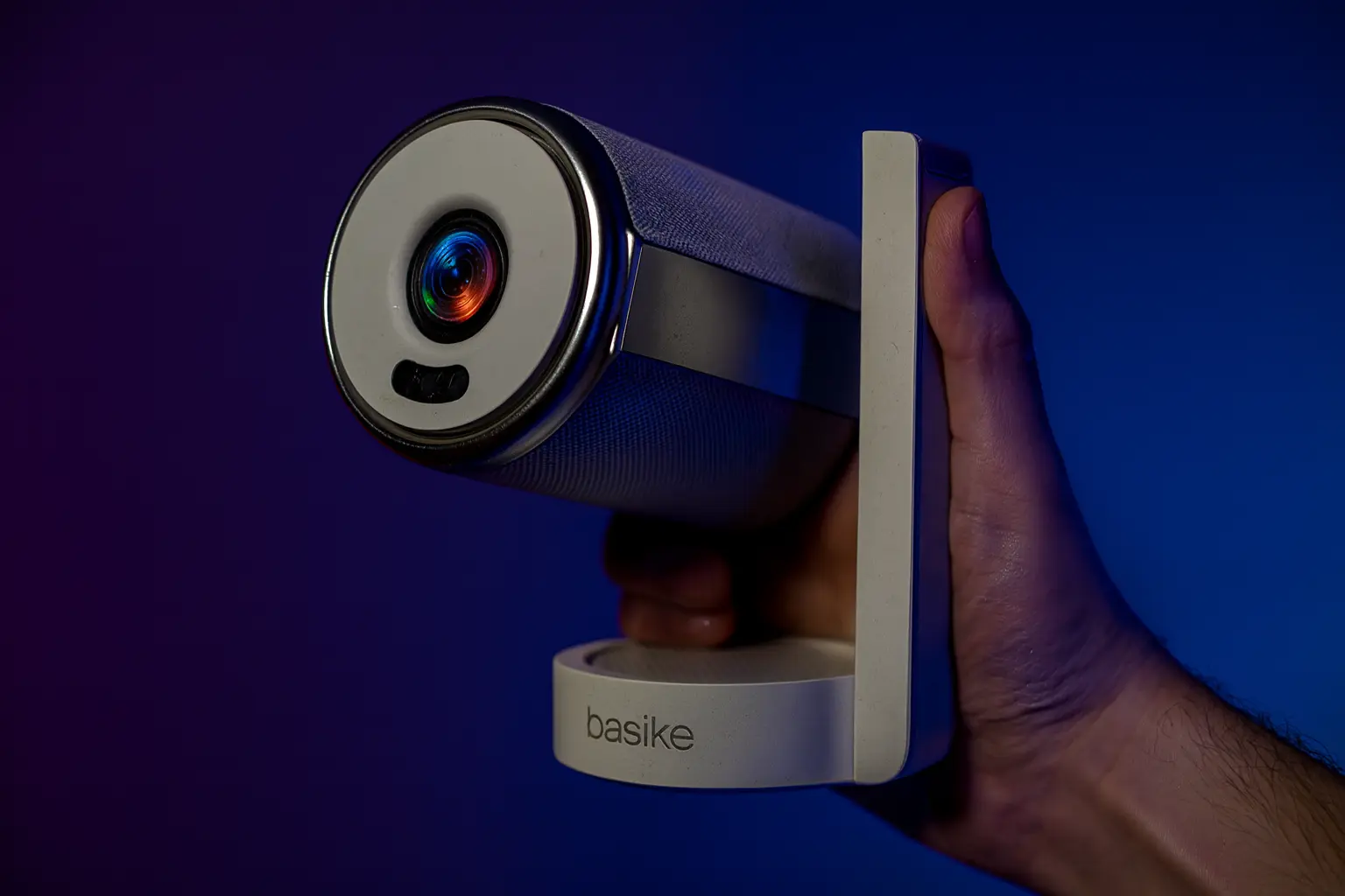 Basike Projetor Full HD tem menor preço que já vimos na Amazon