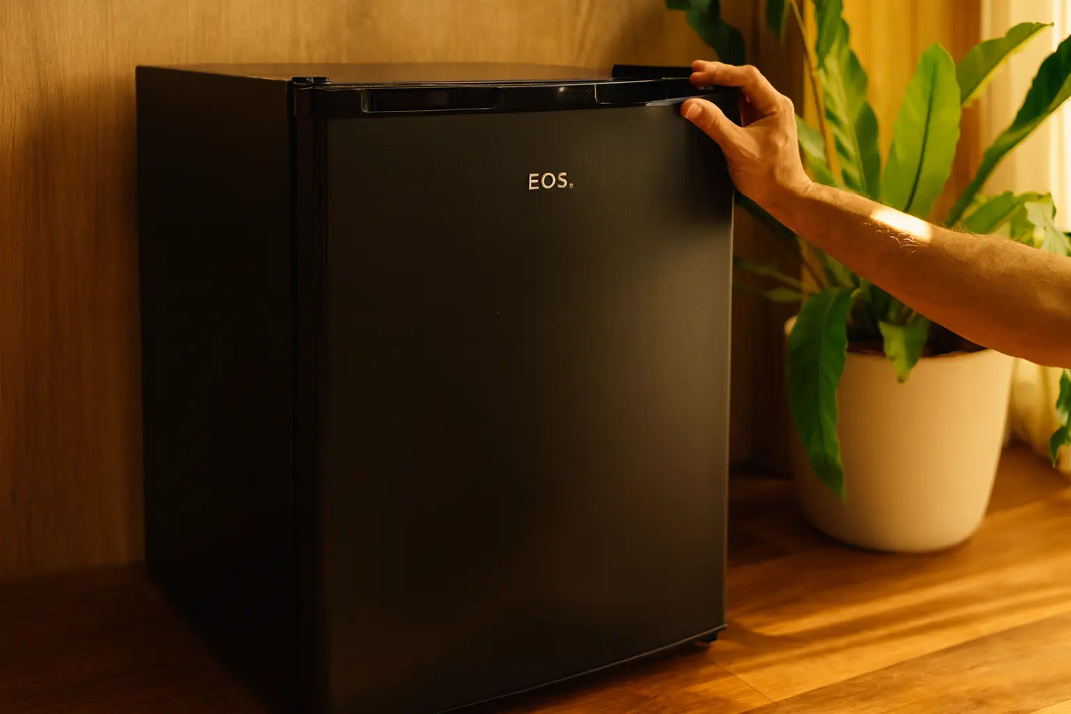 Frigobar Eos Ice Compact 124L com até 9% OFF na Amazon, confira