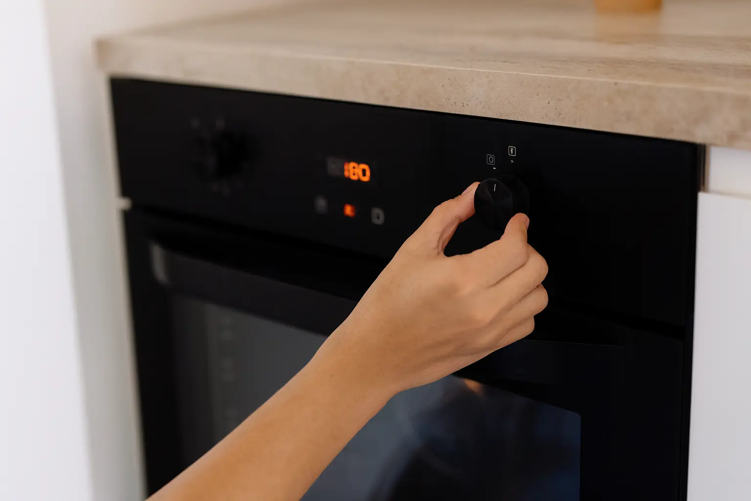 Forno Elétrico de Embutir EOS 72L com 8% OFF na Amazon