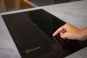 Electrolux Cooktop Dominó 2 zonas de indução pelo menor preço na Amazon, economize
