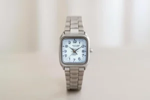 Custo‑benefício: 6 Relógios Prata Feminino Casio até R$299,00