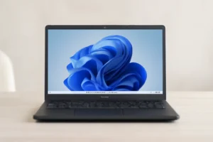 3 Notebooks Dell Inspiron prontos para viagem com bateria duradoura