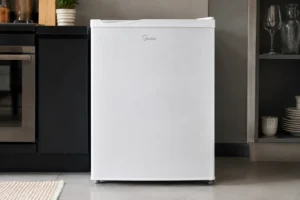 Frigobar Midea 67L: convencional 127V ou Inverter Bivolt?