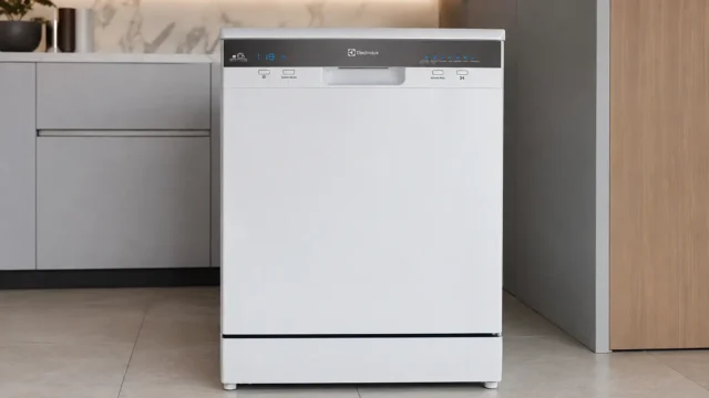 Lava-louças Electrolux LL08B e LL14P atendem cozinhas diferentes