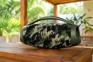 JBL Boombox 3 ou Soundcore Boom 2: o que muda quando o preço é o dobro