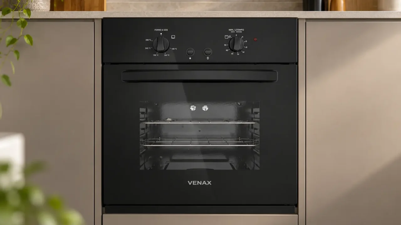 Forno Venax 50L ou Philco 50L: gás e resistência mudam o uso