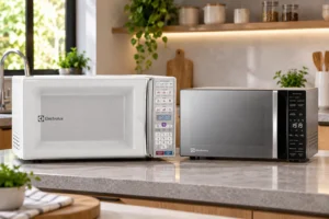 Electrolux MEO44 34L ou ME23S 23L: mais espaço ou funções de preparo
